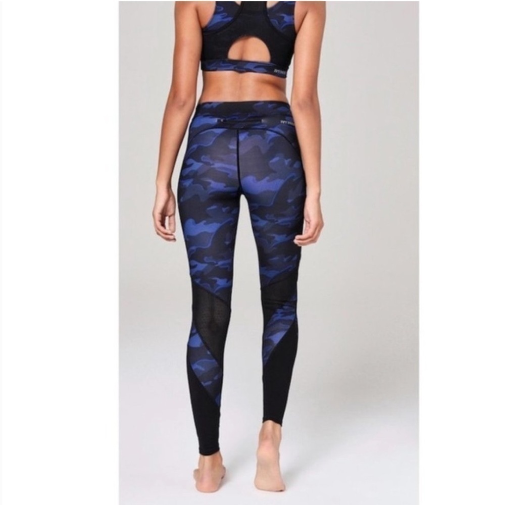 Ivy Park Black Camo Athletic Leggings XS